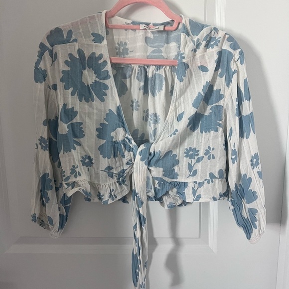 Floral Blue Tie-Front Crop Top Size Medium - Picture 3 of 8